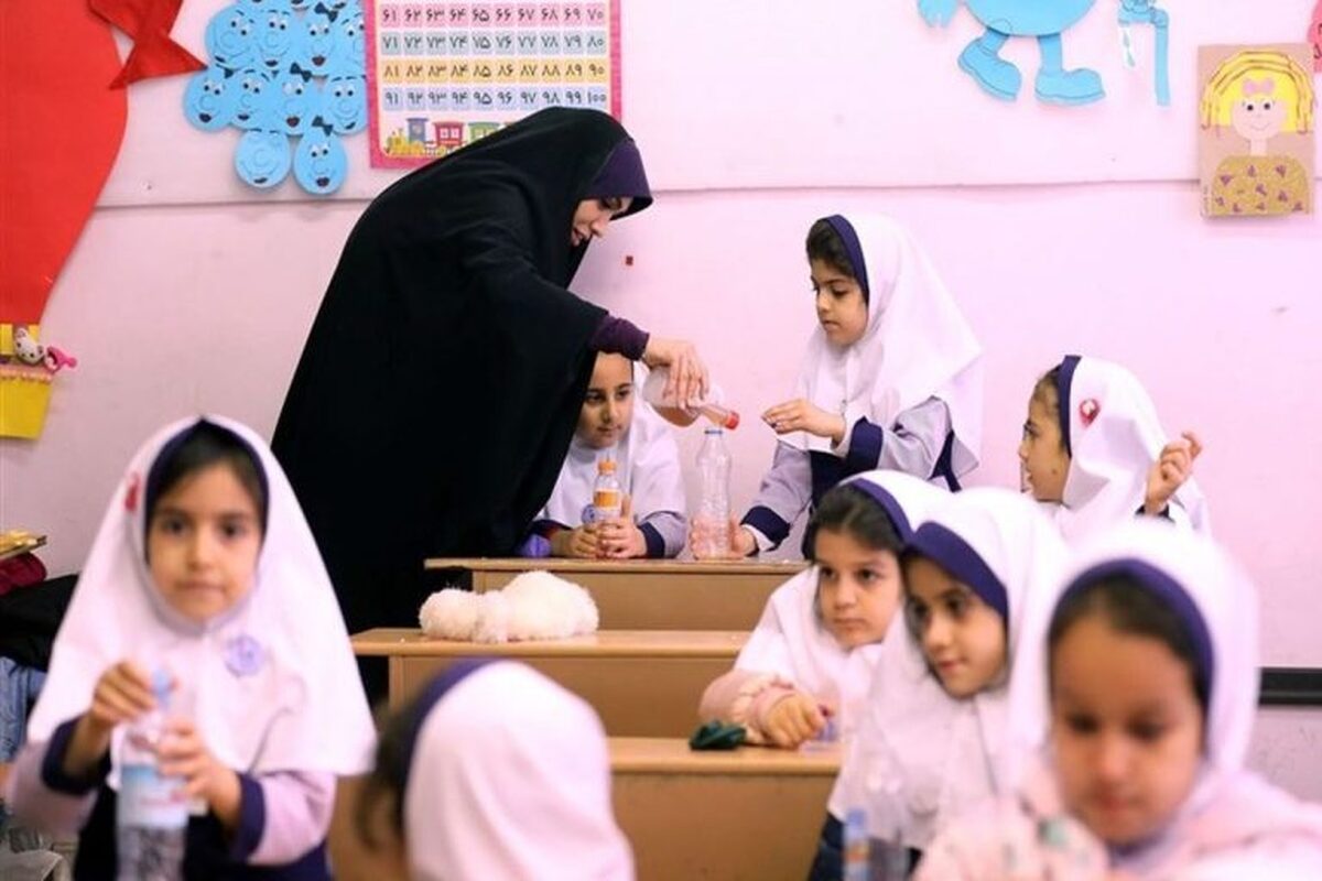 پرسش مهر رئیسجمهور از دانشآموزان: راه وفاق در مدرسه چیست؟