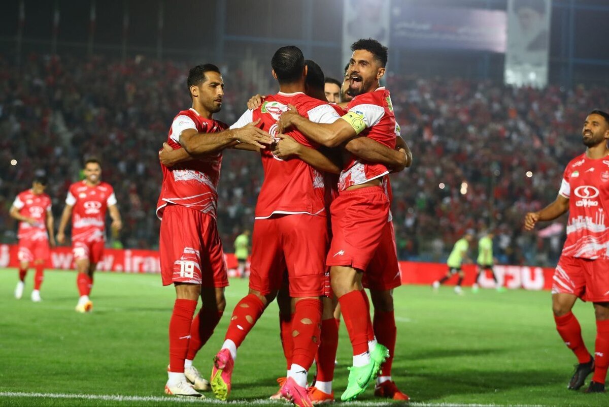 ابوالقاسمپور: پرسپولیس نباید فریب حواشی استقلال را بخورد اگر VAR واقعی داریم داوران در تصمیم گیری نباید معطل کنند