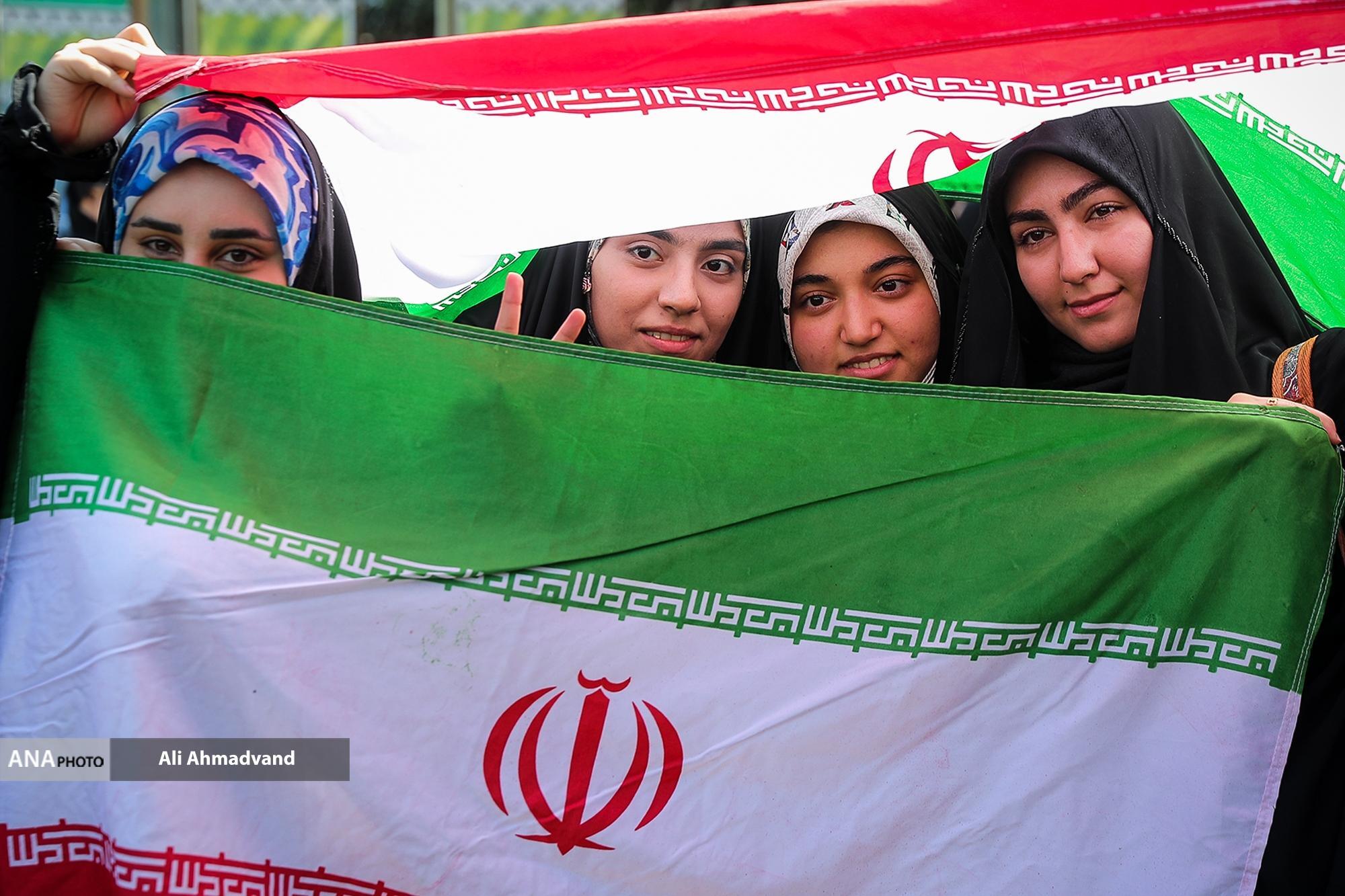 غریو خشم دختران و پسران تهرانی گوش دنیا برده است