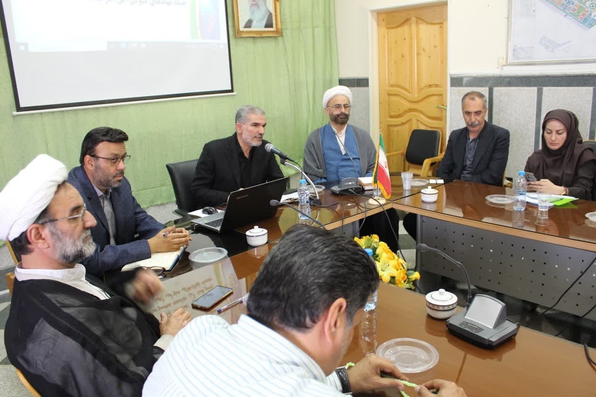 ارائه طرحهای درآمدزای قابل اجرا توسط دانشگاهیان دانشگاه آزاد ساوه