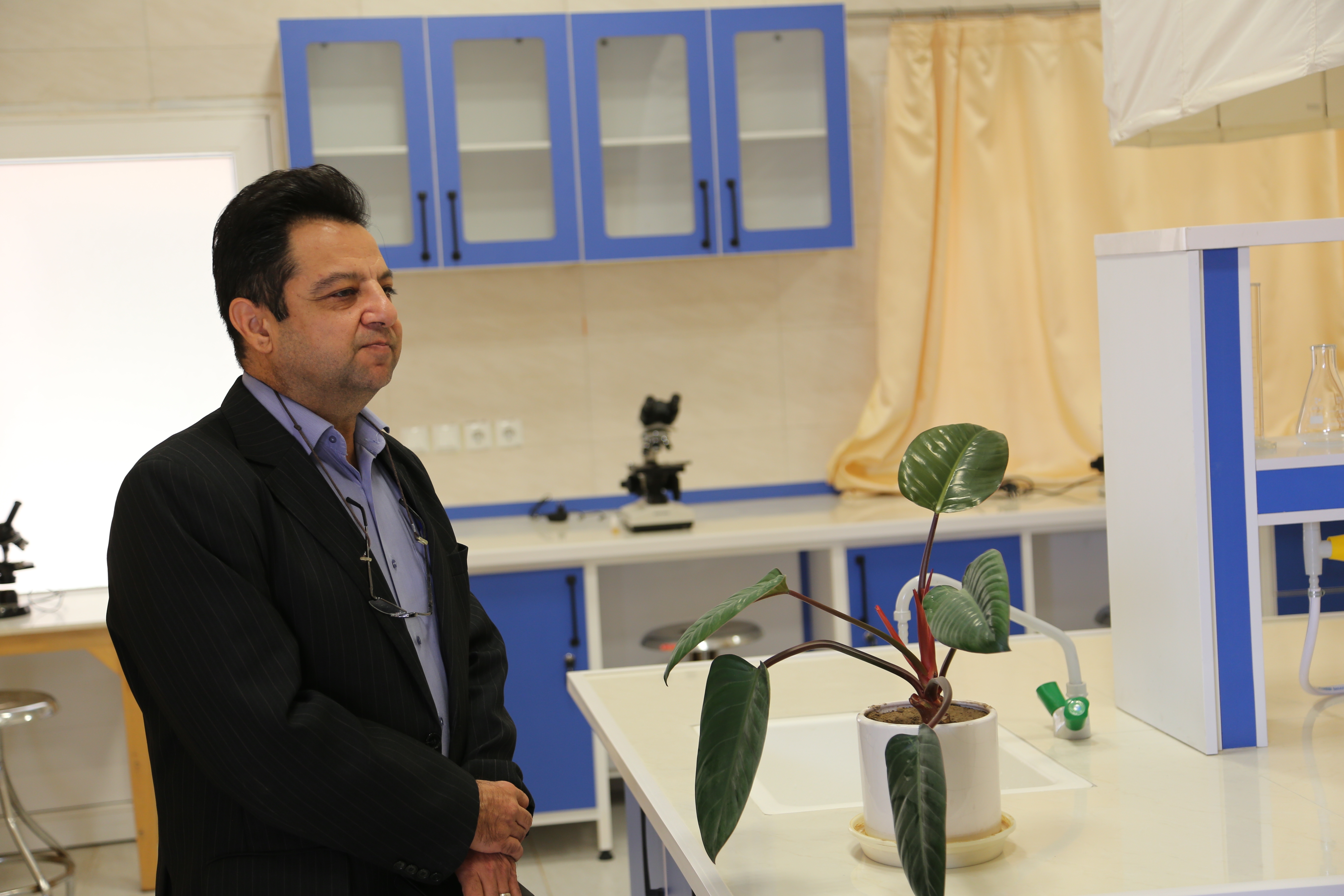 از استقبال روزافزون داوطلبان از رشته دامپزشکی تا افتتاح آزمایشگاه علوم پایه دامپزشکی از استقبال روزافزون داوطلبان از رشته دامپزشکی تا افتتاح آزمایشگاه علوم پایه دامپزشکی