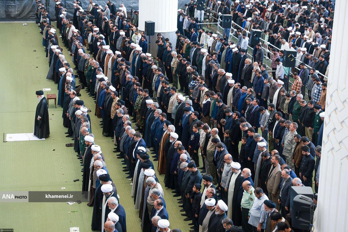 چند پرده از متفاوتترین نماز جمعه قرن جدید
