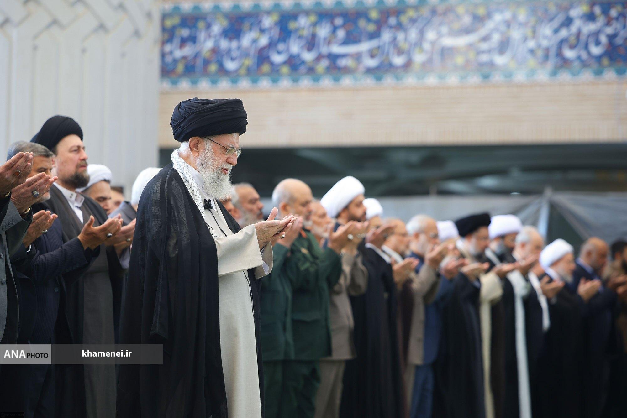 چند پرده از متفاوتترین نماز جمعه قرن جدید چند پرده از متفاوتترین نماز جمعه قرن جدید