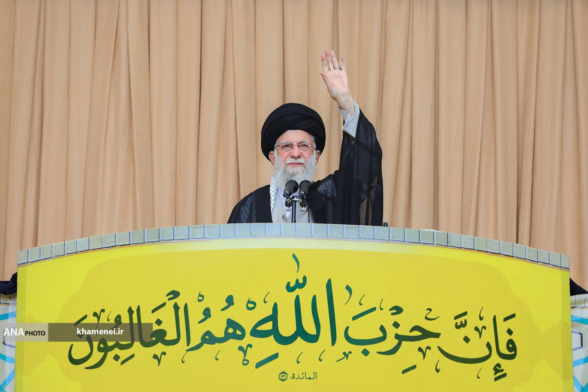 چند پرده از متفاوتترین نماز جمعه قرن جدید چند پرده از متفاوتترین نماز جمعه قرن جدید