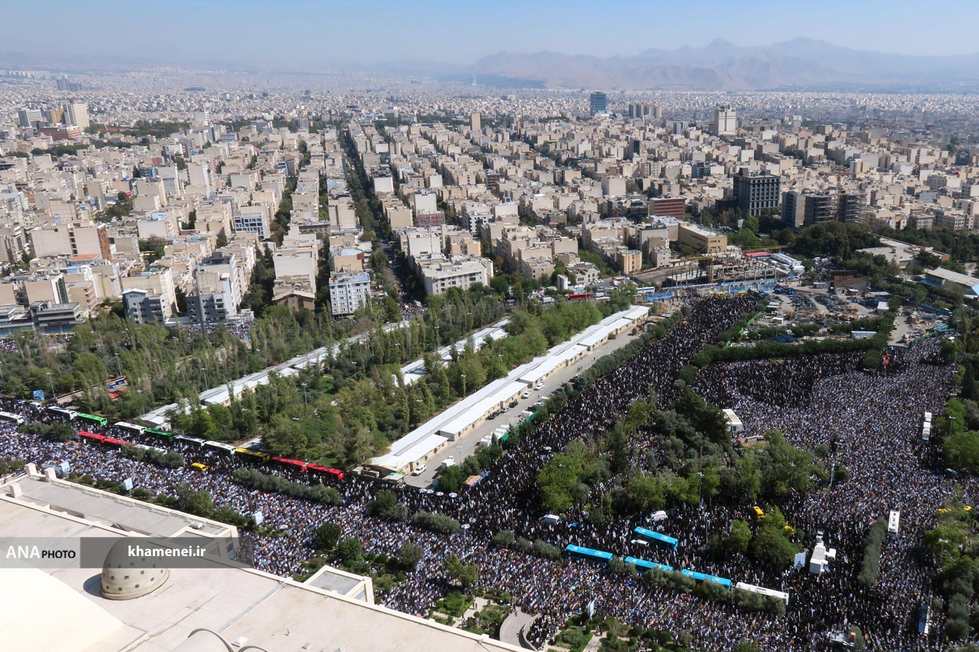 چند پرده از متفاوتترین نماز جمعه قرن جدید چند پرده از متفاوتترین نماز جمعه قرن جدید