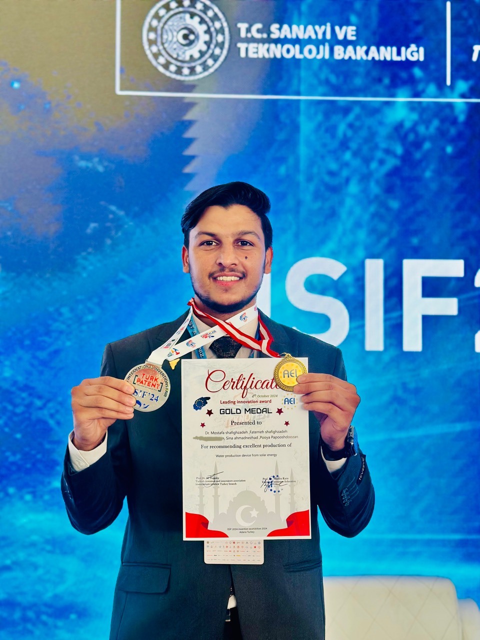 ساخت دستگاه تولید آب از انرژی خورشیدی؛ اختراعی که در اروپا طلا گرفت ساخت دستگاه تولید آب از انرژی خورشیدی؛ اختراعی که در اروپا طلا گرفت