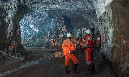 مقایسه ای از شرایط و دستمزد کارگران معدن در ایران با دیگر کشورها مقایسه ای از شرایط و دستمزد کارگران معدن در ایران با دیگر کشورها