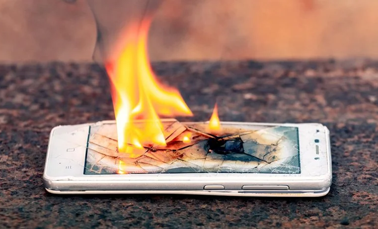 آیا گوشیهای هوشمند میتوانند توسط هکرها تبدیل به بمب شوند؟ آیا گوشیهای هوشمند میتوانند توسط هکرها تبدیل به بمب شوند؟