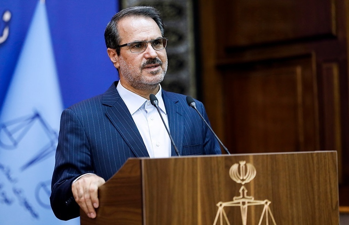 هیئت رئیسه فدراسیون پاداش جام جهانی را عودت داد/ بعد از 20 سال چمن ورزشگاه آزادی را فقط ترمیم کرده اند+ فیلم