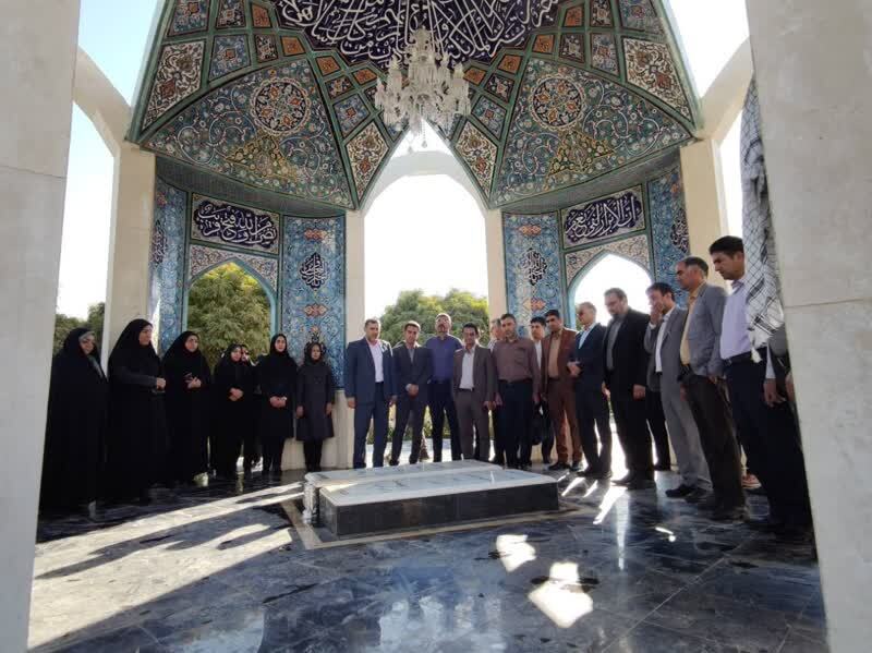 تقدیم ۱۱ هزار شهید اهل سنت نشان از وحدت مسلمین دارد تقدیم ۱۱ هزار شهید اهل سنت نشان از وحدت مسلمین دارد