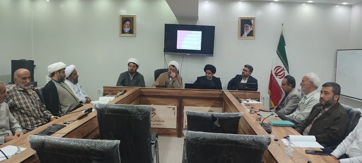 طرحهای تحولی دروس معارف در مبنای فکری دانشگاه قرار دارد