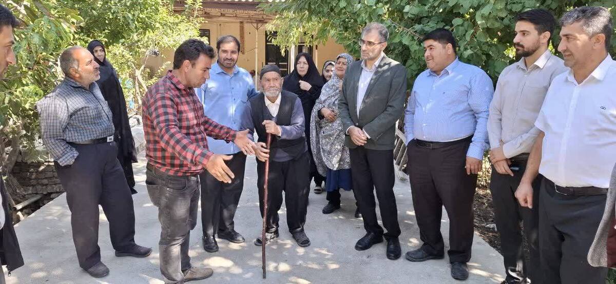 دیدار با خانواده شهدا موجب تجدید روحیه خدمت میشود