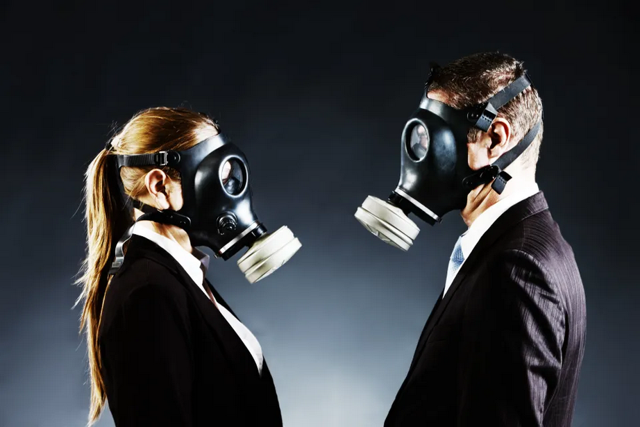 چرا نمیتوانیم یک رابطه سمی را ترک کنیم؟ چرا نمیتوانیم یک رابطه سمی را ترک کنیم؟