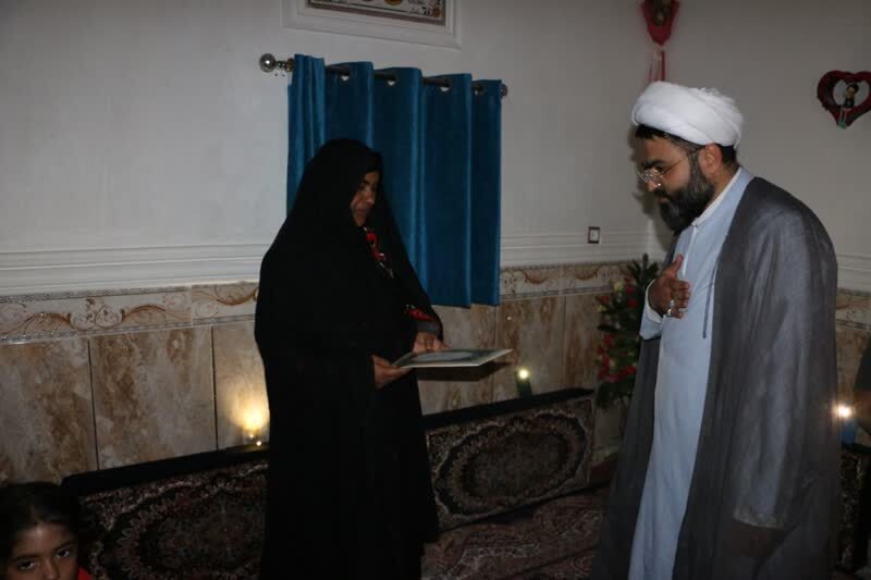 انتظار از مراکز تحقیقاتی نظریهپردازی، ارائه راهکنشها و راهکارهای عملیاتی است انتظار از مراکز تحقیقاتی نظریهپردازی، ارائه راهکنشها و راهکارهای عملیاتی است