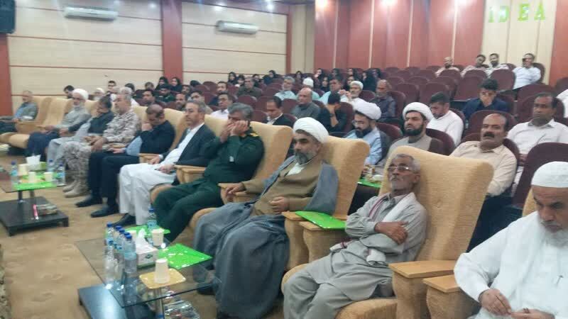 انتظار از مراکز تحقیقاتی نظریهپردازی، ارائه راهکنشها و راهکارهای عملیاتی است انتظار از مراکز تحقیقاتی نظریهپردازی، ارائه راهکنشها و راهکارهای عملیاتی است