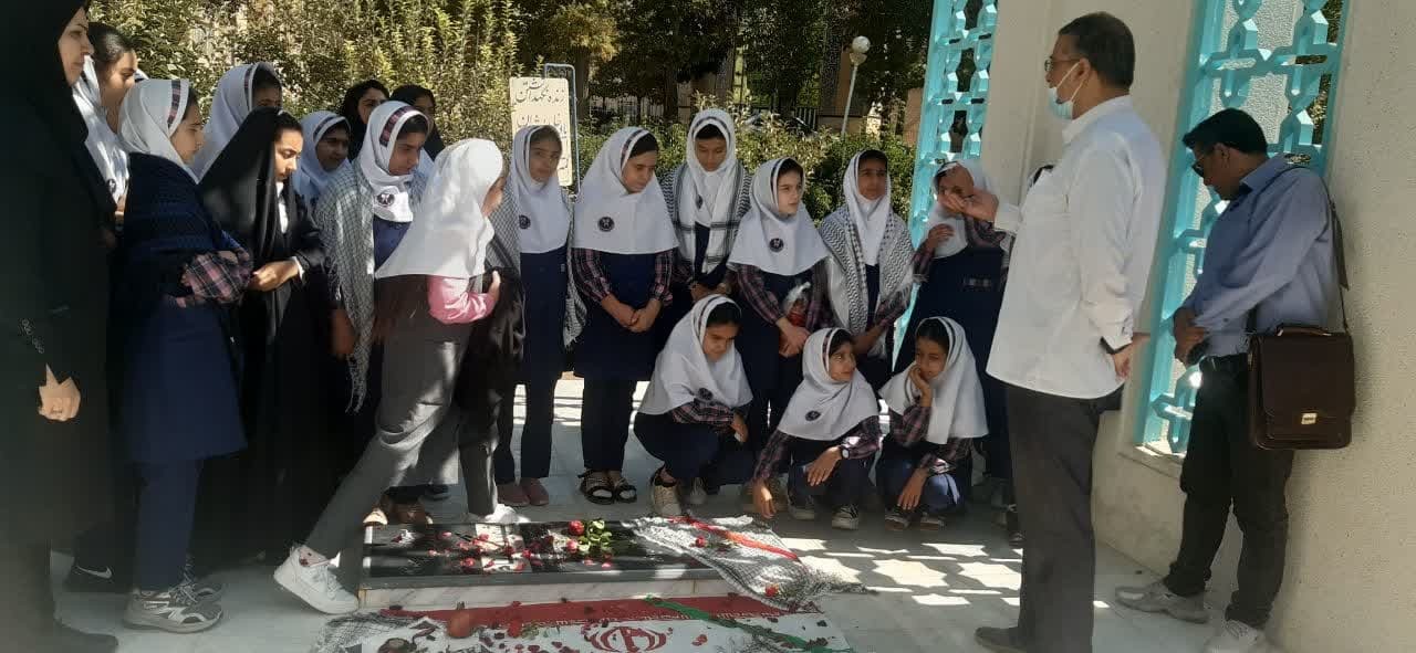 جزئیاتی از مراسم گرامیداشت دفاع مقدس در واحدهای دانشگاه آزاد