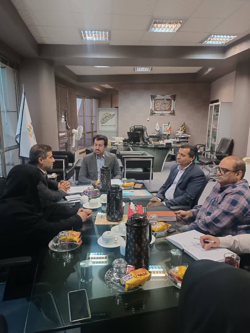 مرکز رشد دانشگاه آزاد و پارک علم و فناوری فارس راهاندازی میشود مرکز رشد دانشگاه آزاد و پارک علم و فناوری فارس راهاندازی میشود