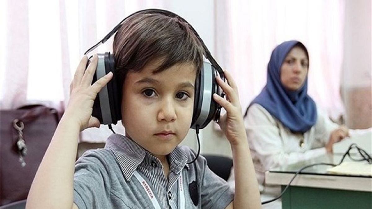 تولد حدود ۵ هزار نوزاد کم‌شنوا در سال/سالانه حدود ۱۲۰۰ عمل کاشت حلزون در کشور انجام می‌شود