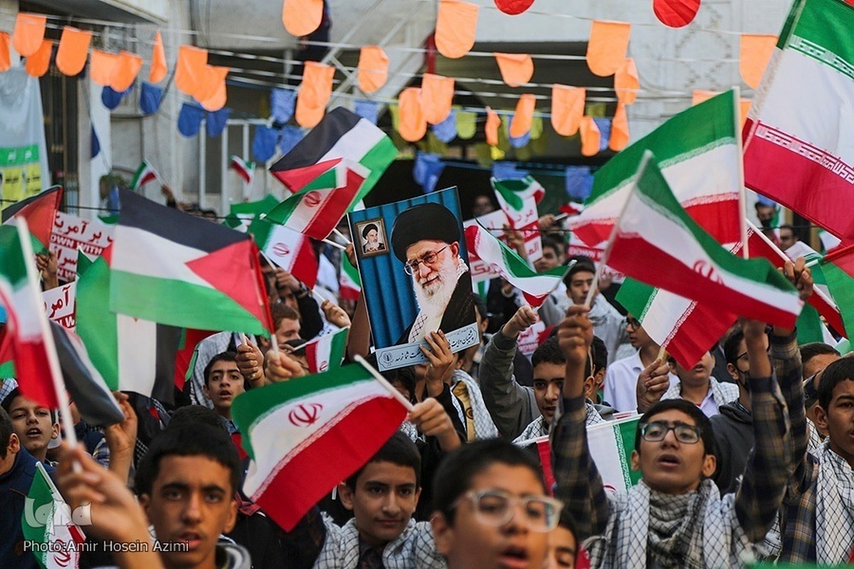 برنامههای اتحادیه انجمنهای اسلامی دانشآموزان به مناسبت ۱۳ آبان تبیین جنایات استکبار جهانی با برنامه «نو جهان»