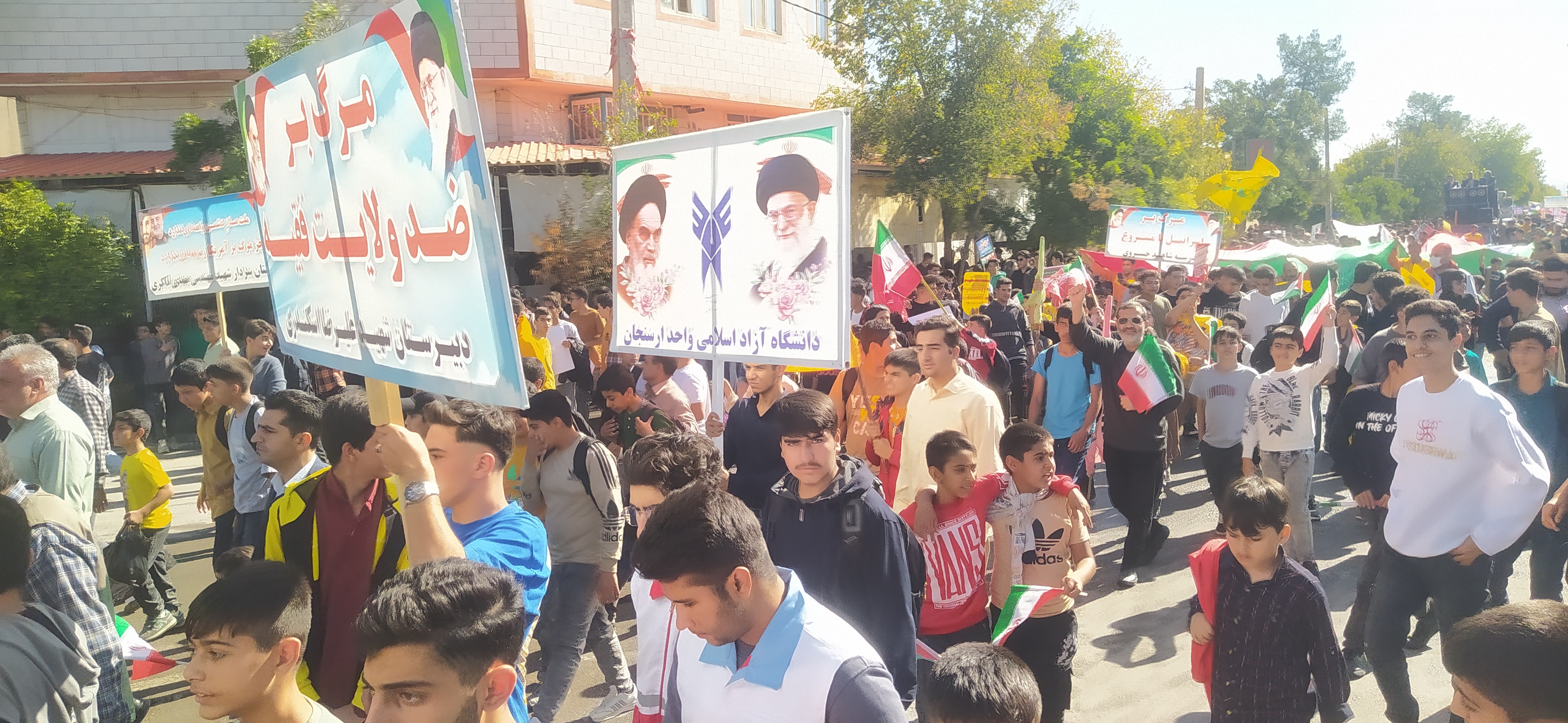 غریو «مرگ بر اسرائیل» و «مرگ بر آمریکا» دانش‌آموزان بر سر استکبار؛ همدردی با کودکان فلسطینی و لبنانی