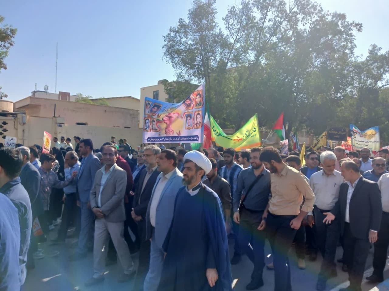 غریو «مرگ بر اسرائیل» و «مرگ بر آمریکا» دانش‌آموزان بر سر استکبار؛ همدردی با کودکان فلسطینی و لبنانی
