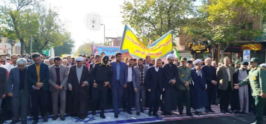 غریو «مرگ بر اسرائیل» و «مرگ بر آمریکا» دانش‌آموزان بر سر استکبار؛ همدردی با کودکان فلسطینی و لبنانی