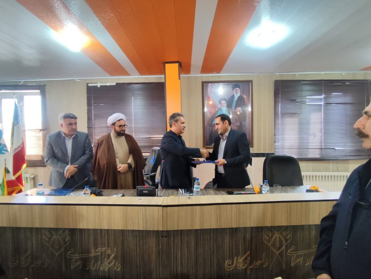 تأکید بر کاهش وابستگی دانشگاه آزاد بوکان به شهریه دانشجویی؛ از شرکتهای دانشبنیان حمایت شود تأکید بر کاهش وابستگی دانشگاه آزاد بوکان به شهریه دانشجویی؛ از شرکتهای دانشبنیان حمایت شود