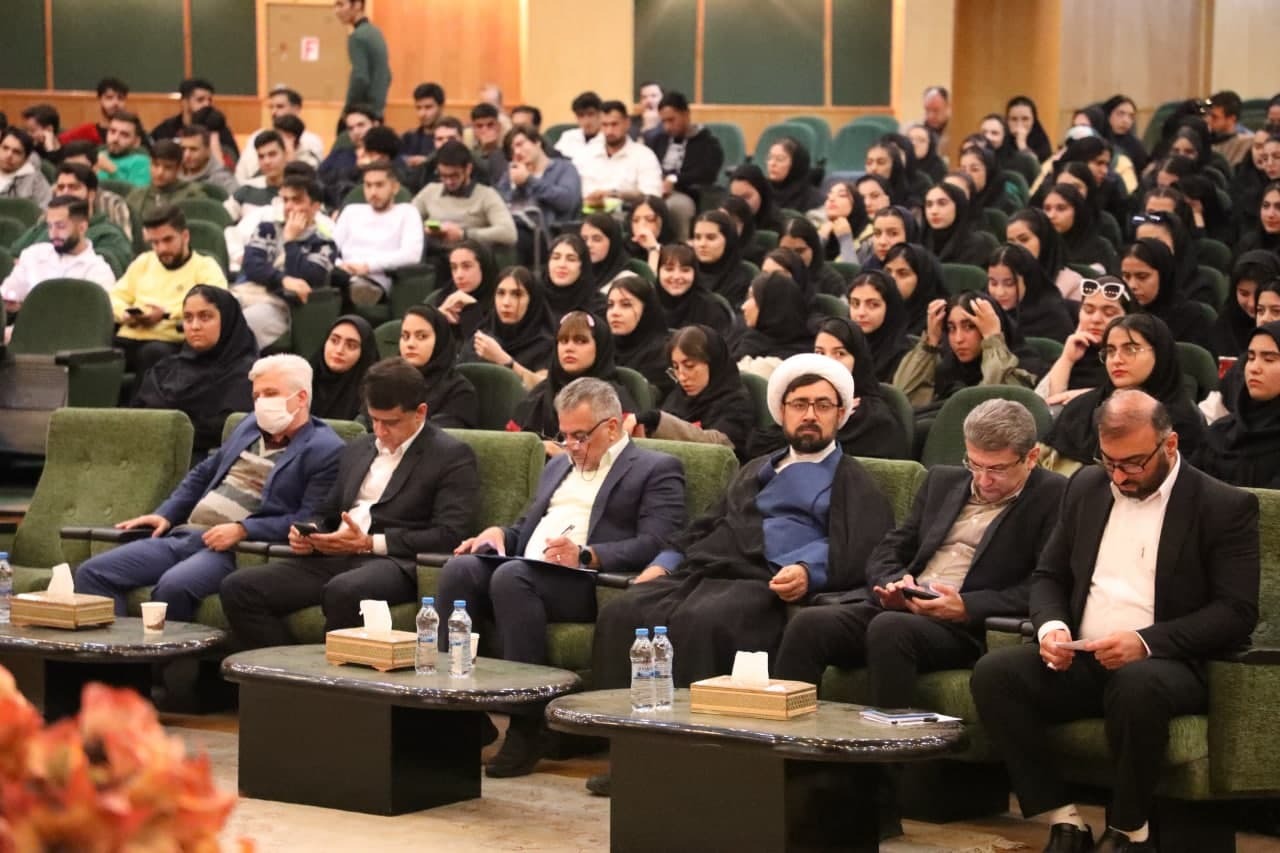 کلانتری: دانشجو باید پیوسته در همه عرصهها نقشآفرین باشد کلانتری: دانشجو باید پیوسته در همه عرصهها نقشآفرین باشد