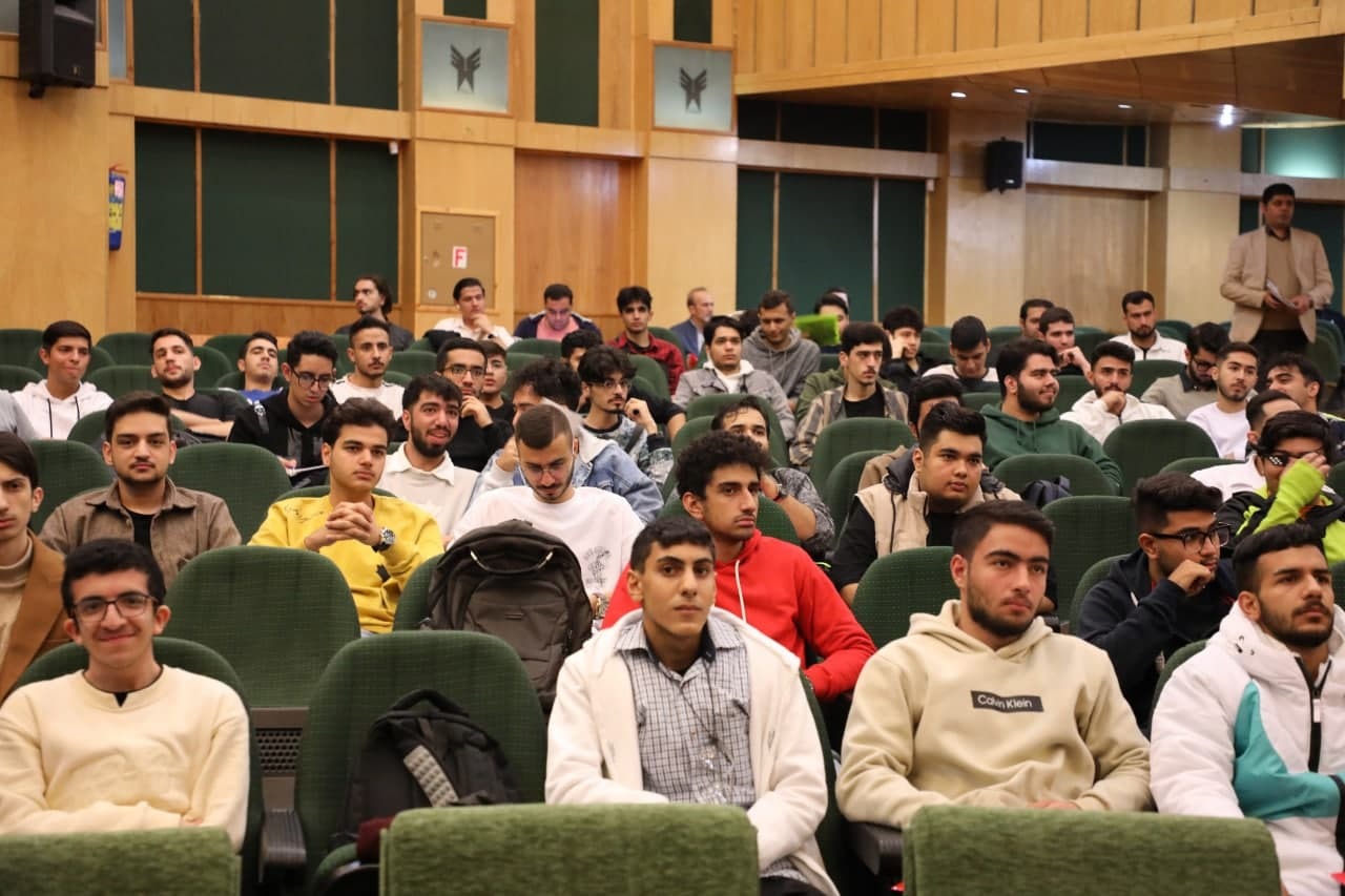 کلانتری: دانشجو باید پیوسته در همه عرصهها نقشآفرین باشد کلانتری: دانشجو باید پیوسته در همه عرصهها نقشآفرین باشد