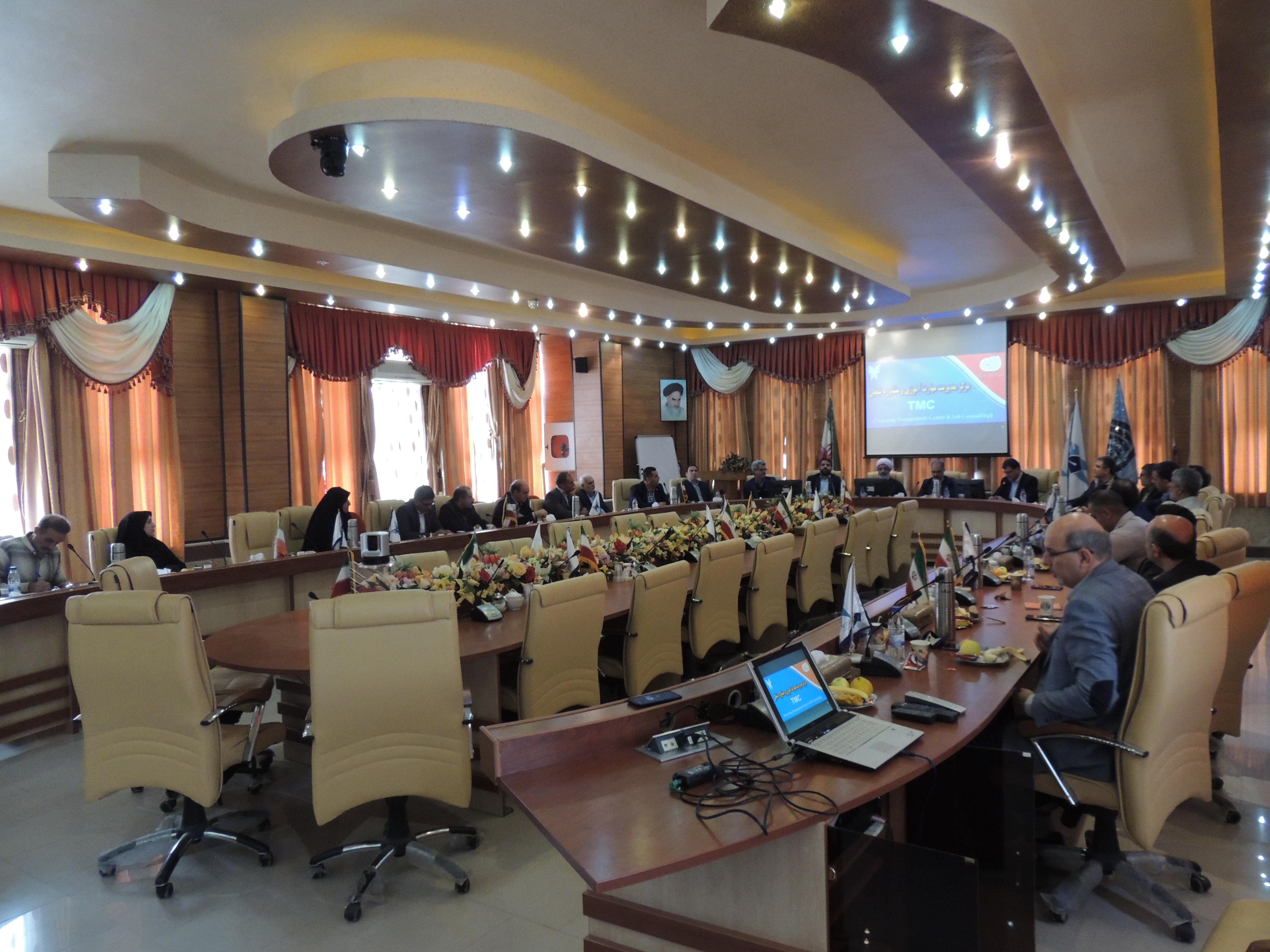 آموزش و پرورش و آموزش عالی در کارشان کم نگذاشتهاند/ فرهنگ غلط سعادتمندی در تحصیلات دانشگاهی را اصلاح کنیم آموزش و پرورش و آموزش عالی در کارشان کم نگذاشتهاند/ فرهنگ غلط سعادتمندی در تحصیلات دانشگاهی را اصلاح کنیم