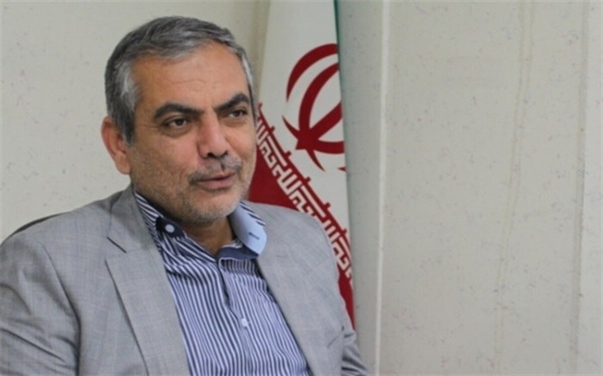 فاصله از محتوا و مضمون در کمین شعر جوان/ شاعران آثار بزرگان را مطالعه کنند