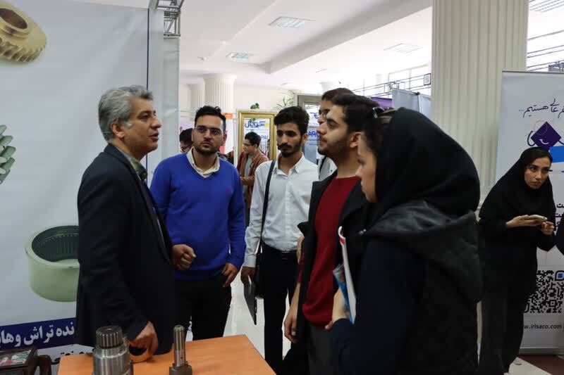 امضای ۴۰ تفاهمنامه بین صنعت و دانشگاه/ استقبال ۳ هزار نفری کارآموزان از رویداد صدرای ۵ امضای ۴۰ تفاهمنامه بین صنعت و دانشگاه/ استقبال ۳ هزار نفری کارآموزان از رویداد صدرای ۵