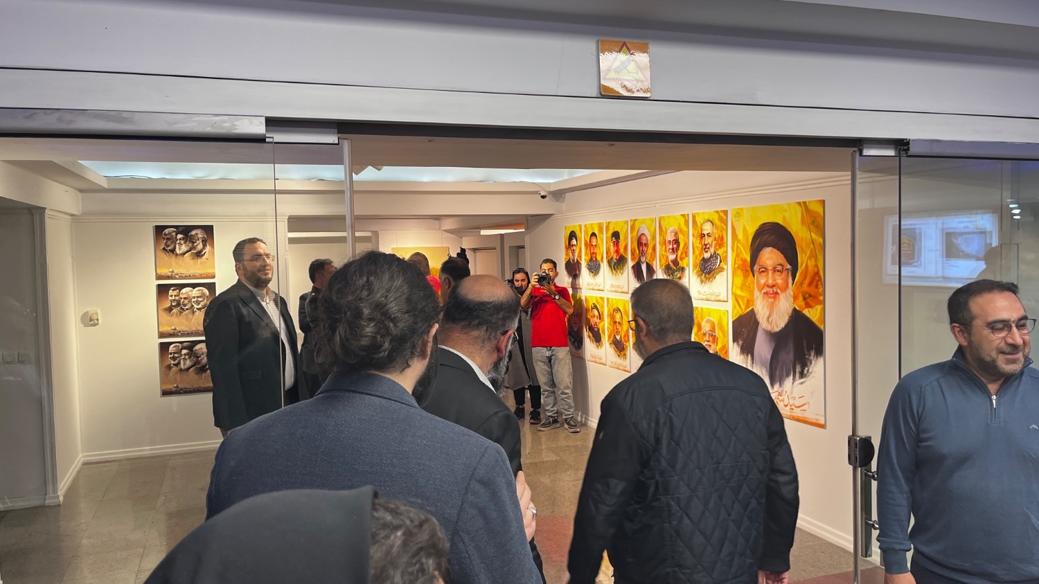 «ققنوس قدس» بال و پر گشود/ نقاشی فرماندهان حزب الله دیوارکوب حوزه هنری شد