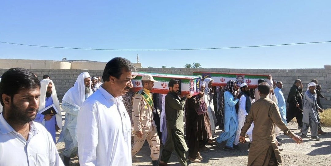 پیکر شهدای حادثه تروریستی سیرکان تشییع شد پیکر شهدای حادثه تروریستی سیرکان تشییع شد