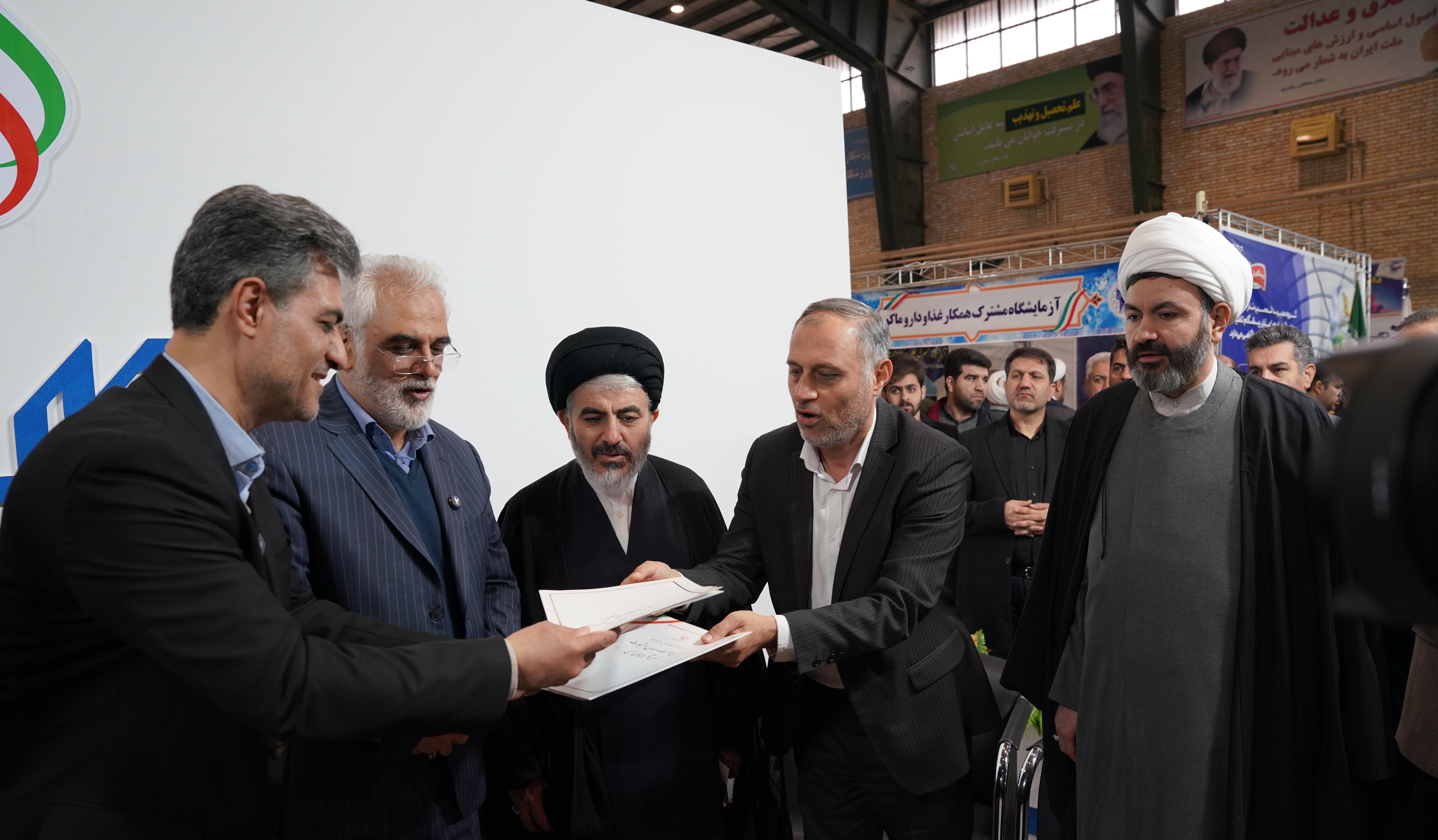 دانشگاه آزاد با سازمان نظام دامپزشکی و اداره کل صنعت آذربایجان غربی تفاهمنامه امضا کرد دانشگاه آزاد با سازمان نظام دامپزشکی و اداره کل صنعت آذربایجان غربی تفاهمنامه امضا کرد