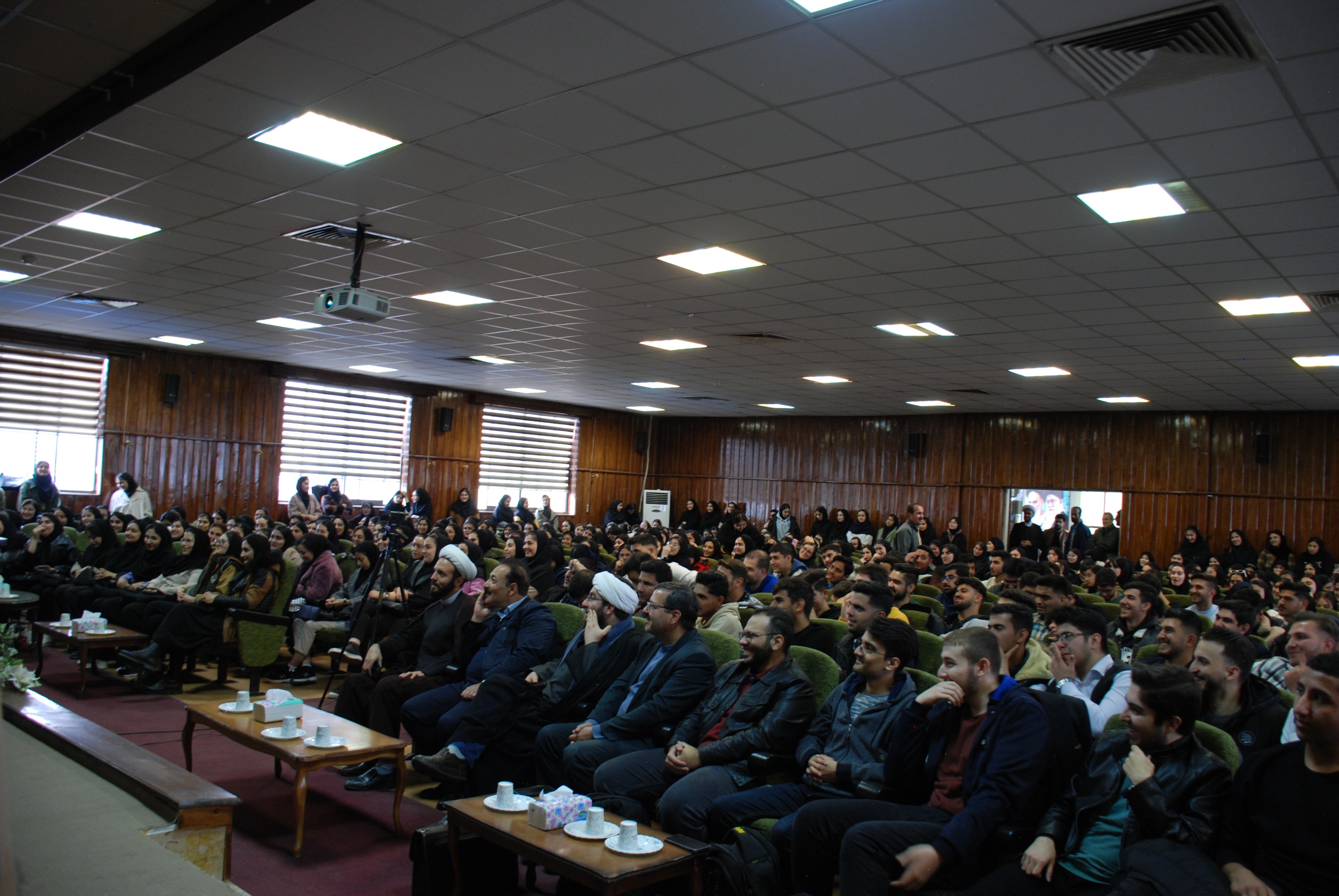 رفتار دانشجویان باید متفاوت از سایرین باشد/ برای پیشرفت دانشجویان هرکاری میکنیم رفتار دانشجویان باید متفاوت از سایرین باشد/ برای پیشرفت دانشجویان هرکاری میکنیم