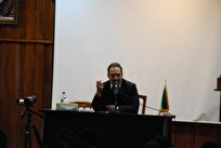 رفتار دانشجویان باید متفاوت از سایرین باشد/ برای پیشرفت دانشجویان هرکاری میکنیم
