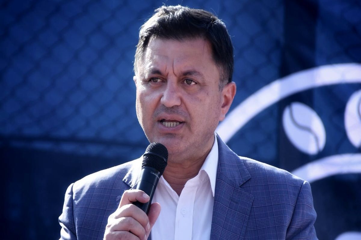 کشاورز: زمانی قرار بود گرند اسلیم در مجموعه انقلاب برگزار شود/ شرکت توسعه همه زمین ها را اجاره داده و دیگر نمیتواند پس بگیرد کشاورز: زمانی قرار بود گرند اسلیم در مجموعه انقلاب برگزار شود/ شرکت توسعه همه زمین ها را اجاره داده و دیگر نمیتواند پس بگیرد