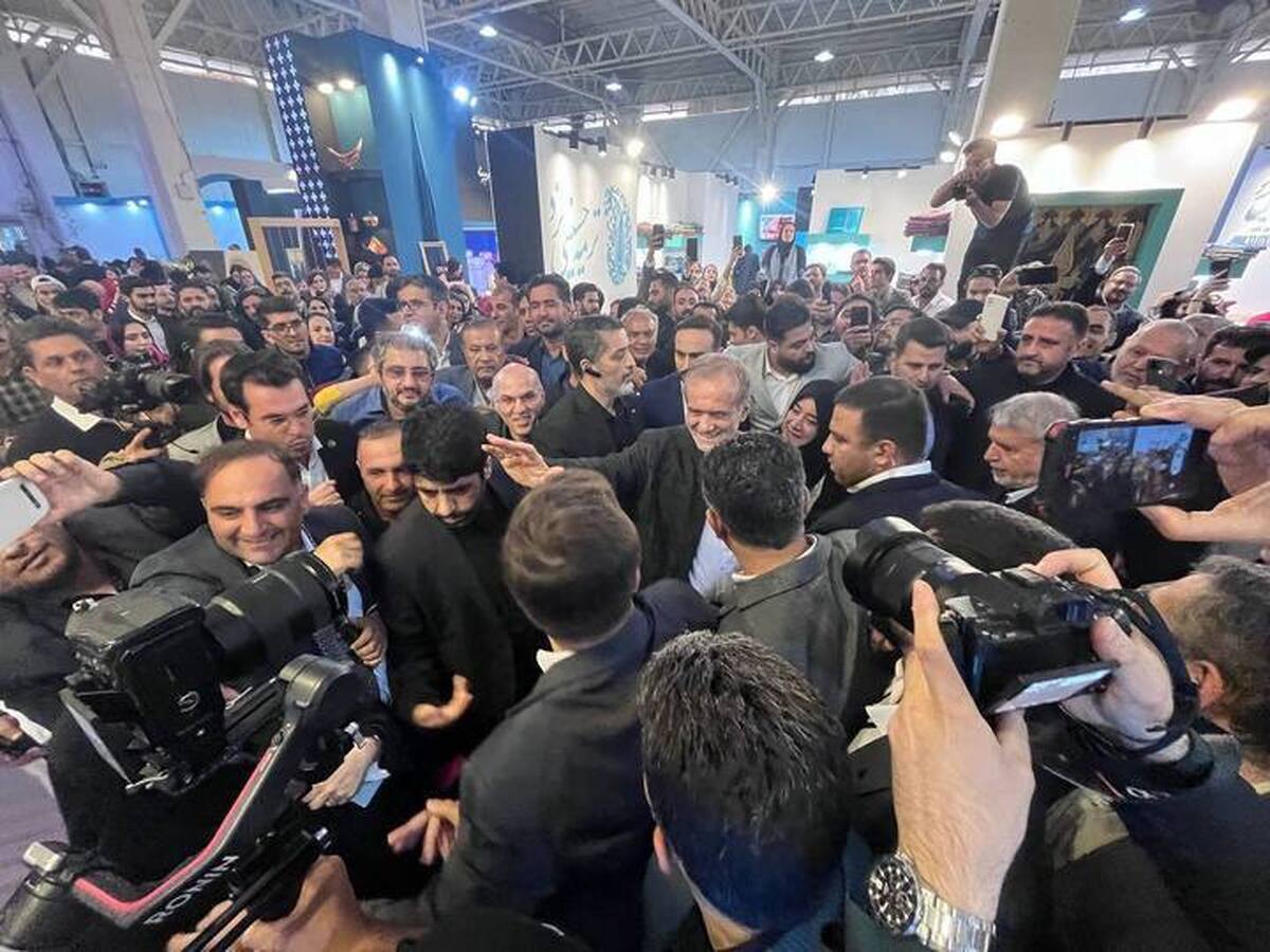 پزشکیان از سی و هفتمین نمایشگاه ملی صنایعدستی بازدید کرد