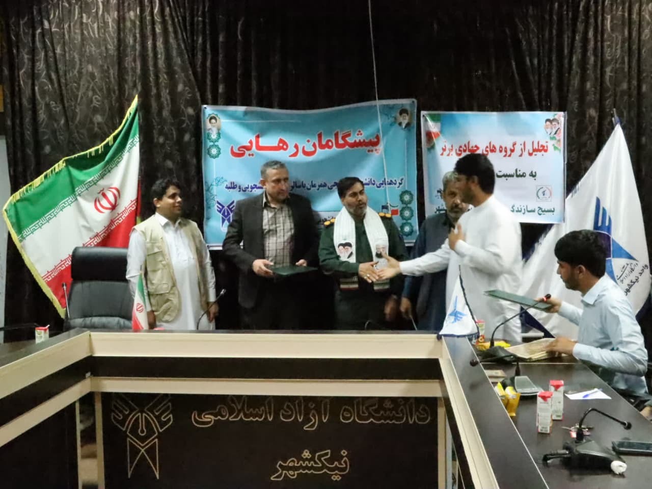 باید در حفظ و تربیت نیروهای کارآمد بسیجی فعال باشیم باید در حفظ و تربیت نیروهای کارآمد بسیجی فعال باشیم