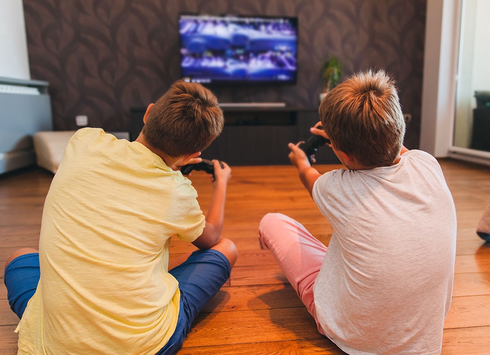 کاهش زمان بازی ویدیویی فرزندتان؛ راهنمای عملی والدین! کاهش زمان بازی ویدیویی فرزندتان؛ راهنمای عملی والدین!