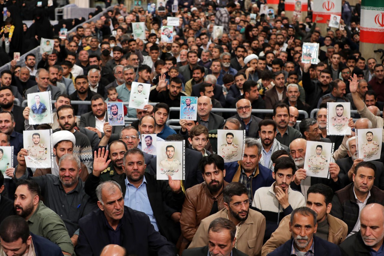 رهبر انقلاب: کیفیت فهماندن قدرت و اراده ملت ایران به رژیم صهیونیستی را باید مسئولان تشخیص دهند رهبر انقلاب: کیفیت فهماندن قدرت و اراده ملت ایران به رژیم صهیونیستی را باید مسئولان تشخیص دهند