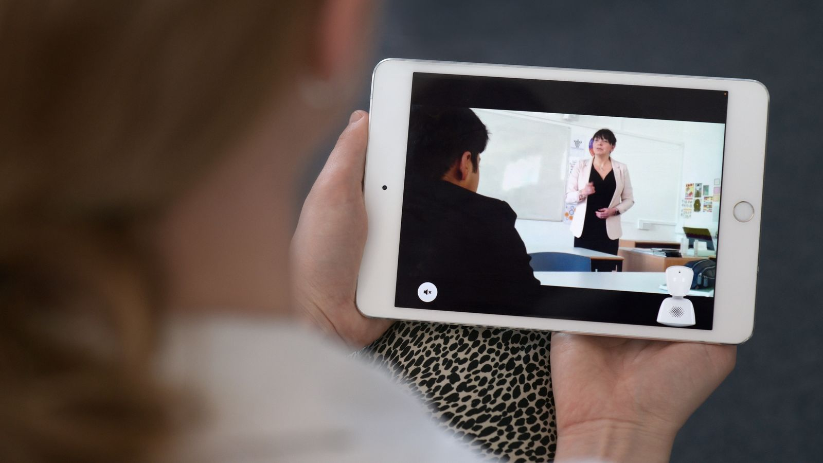 رباتهایی که عدم حضور دانش آموزان در کلاس را جبران میکنند رباتهایی که عدم حضور دانش آموزان در کلاس را جبران میکنند