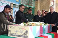 تشییع پیکر شهید گمنام روی دستان دانشآموزان سما