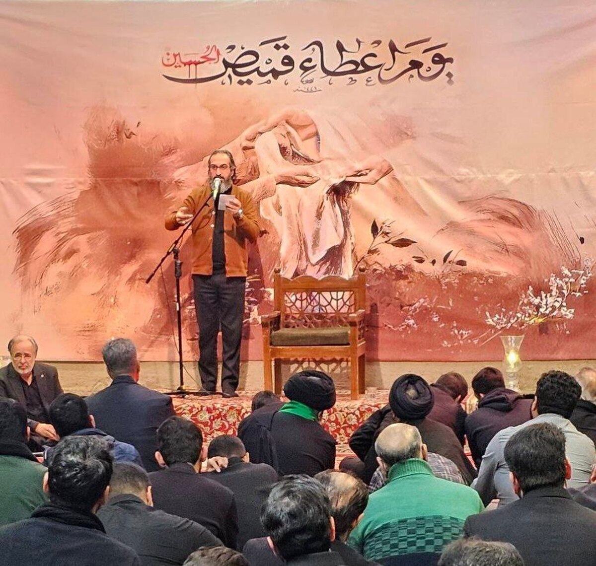 پیراهن معظم اباعبدالله (ع) نمادی برای شناساندن شیعه و کربلا به جهانیان است
