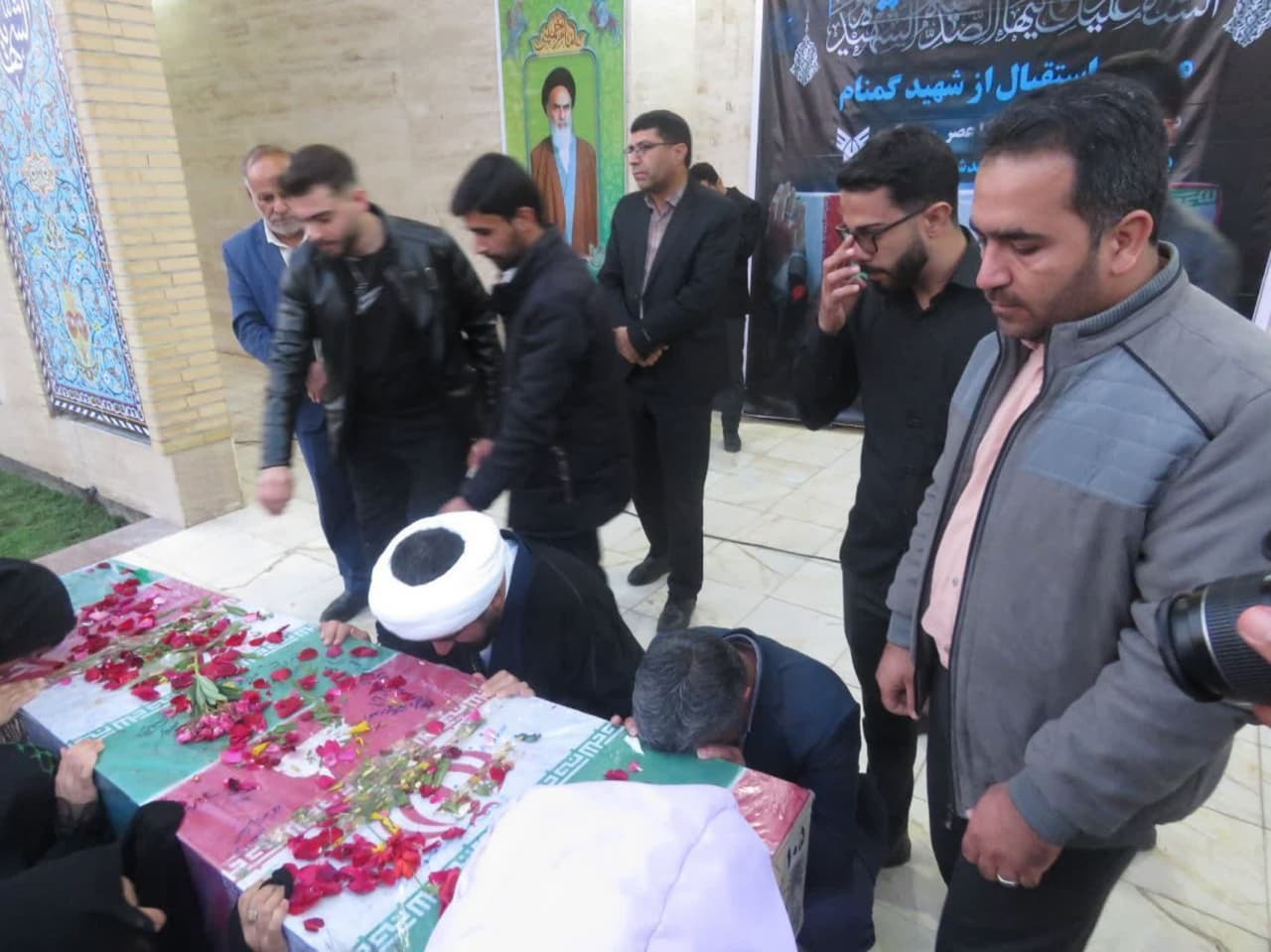 وداع با پیکر مطهر شهید گمنام در دانشگاه آزاد دهدشت وداع با پیکر مطهر شهید گمنام در دانشگاه آزاد دهدشت