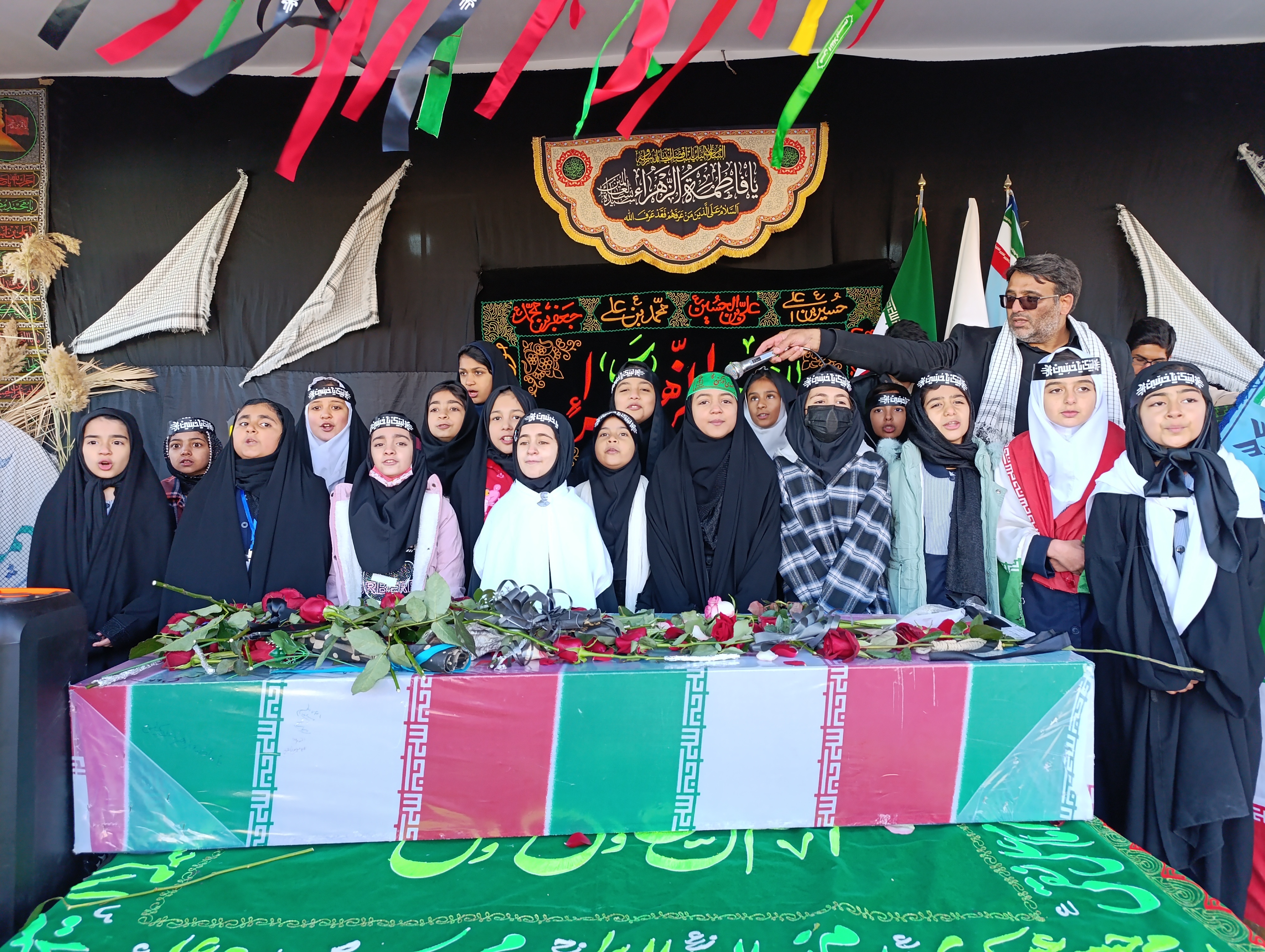 عشق دانشآموزان سیستانی به شهدا؛ گمنامی در عرصه خدمت برای اقتدار نظام الهی باارزش است عشق دانشآموزان سیستانی به شهدا؛ گمنامی در عرصه خدمت برای اقتدار نظام الهی باارزش است