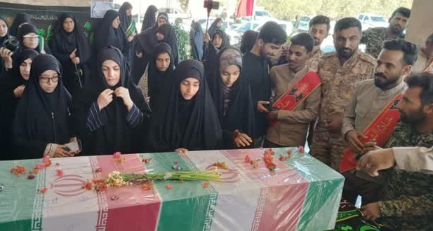 وداع با پیکر شهید گمنام در دانشگاه آزاد بندر جاسک وداع با پیکر شهید گمنام در دانشگاه آزاد بندر جاسک