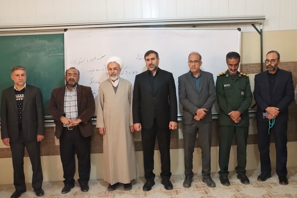 تجلیل از استادان ایثارگر، تکریم از استواری و مقاومت ملی برابر فتنههای دشمن است تجلیل از استادان ایثارگر، تکریم از استواری و مقاومت ملی برابر فتنههای دشمن است