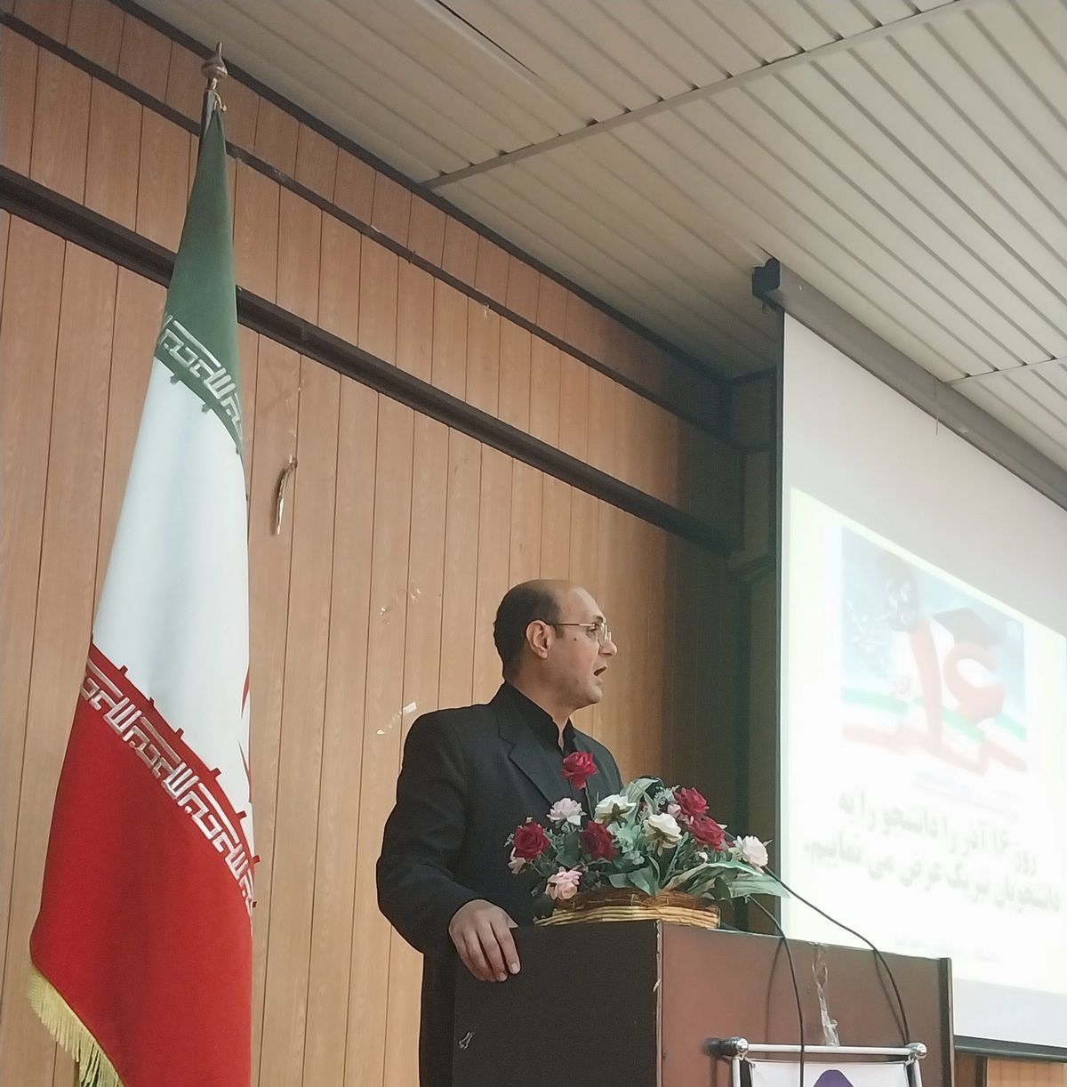 دانشجو امروز باید آگاه و بابصیرت باشد